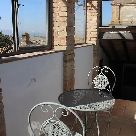 La Casa Dei Poeti - C.i.r. 054039lotur19934 شقة بيرودجا